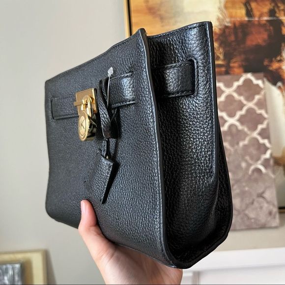 NWT Michael Kors Hamilton traveler crossbody in black - Picture 2 of 7